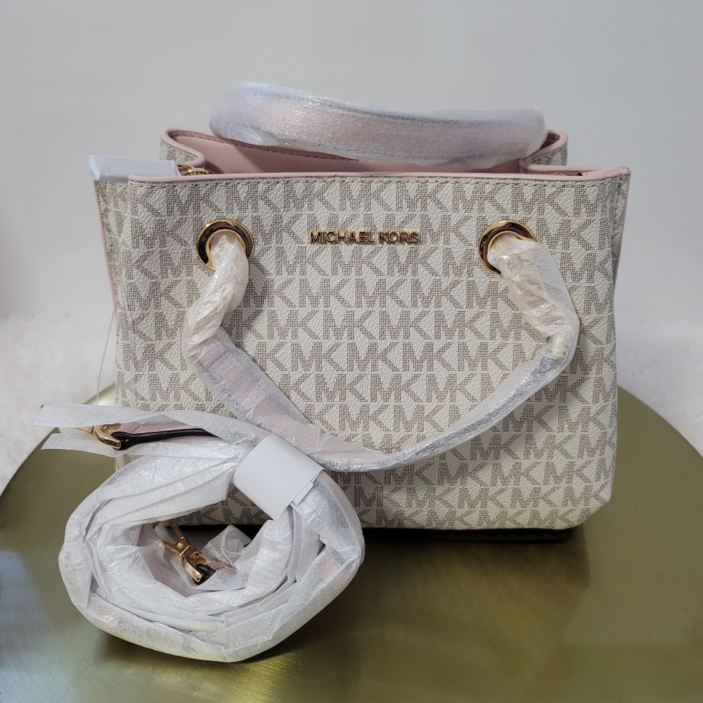 💯% Authentic MK Small Teagan mono Vanila